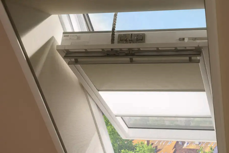 Ferestrele de mansarda electrice VELUX pentru momente de liniste
