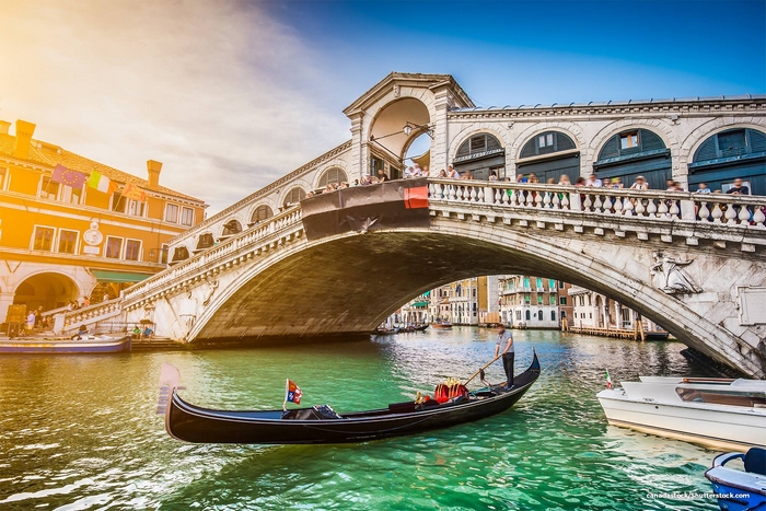 Produsele MAPEI au fost utilizate la renovarea podului Rialto din Venetia