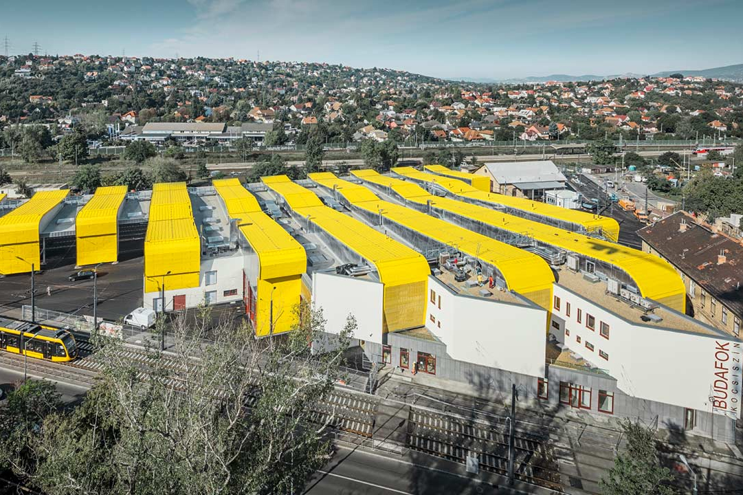 Culoarea galbena a devenit elementul dominant din Budafok, Ungaria