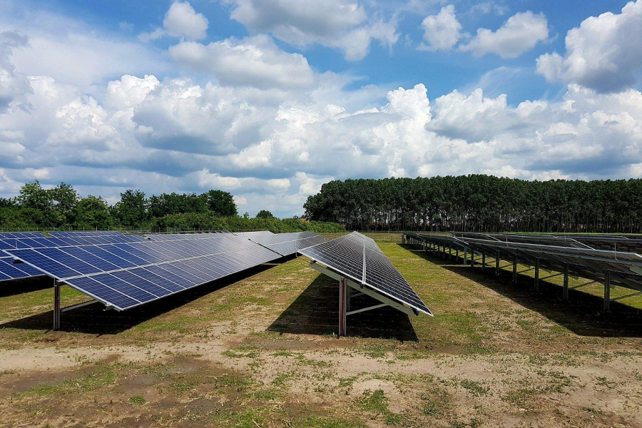 Sisteme de montaj pentru panouri fotovoltaice cu instalare la sol E-Solar