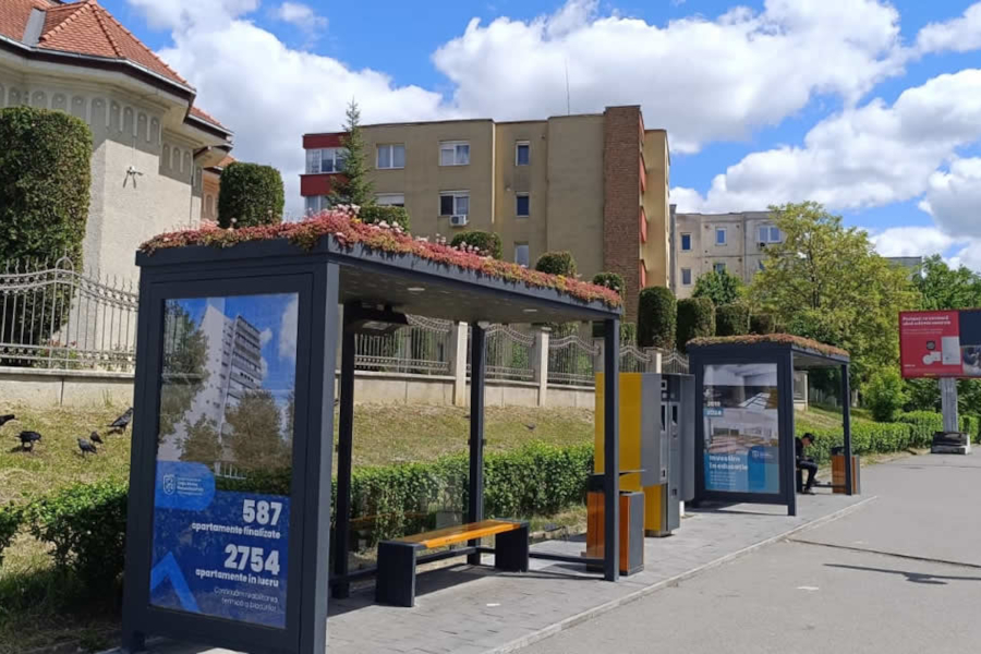 Noul sistem de statie de autobuz inverzit SedumCanopy-Light de la Ecostratos