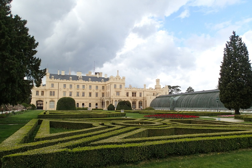 Sisteme complexe de evacuare a gazelor arse Almeva STARR si Almeva EW pentru Castelul din Lednice, Cehia