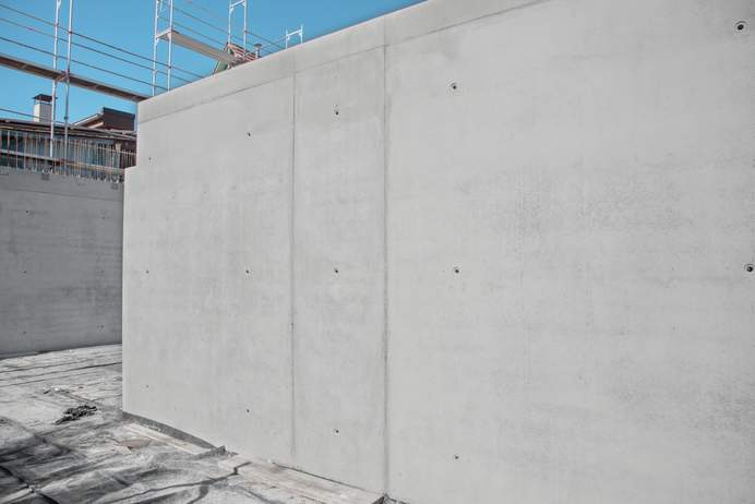 Briskly built architectural concrete walls with MEVA  StarTec XT wall formwork panels