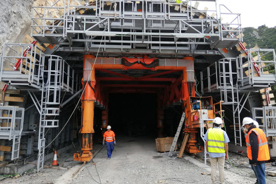 Tungsram Wins Major Tunnel Lighting Project in Spain